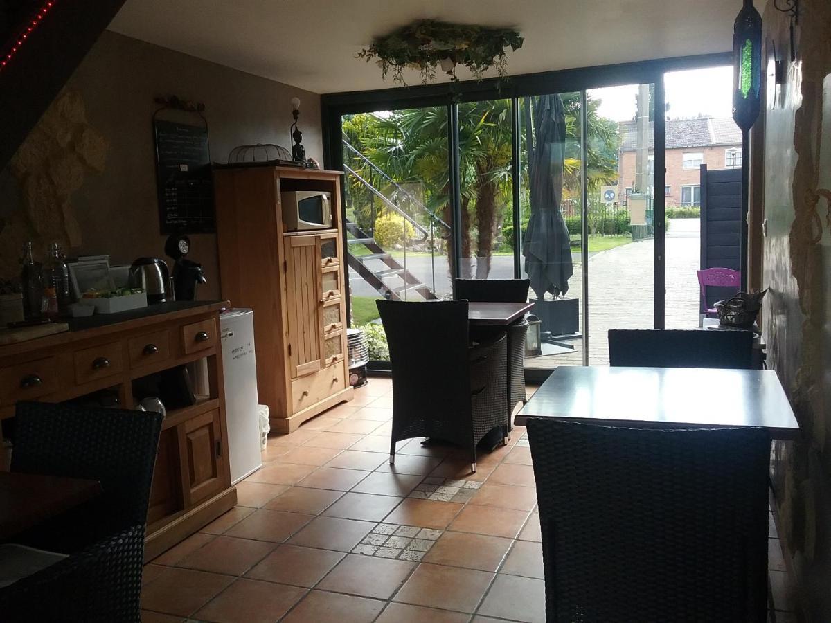 Chambres D Hotes ,Hotel ,Secret D'Une Nuit A Vicq Pres De Onnaing,Avec Piscine Exterior foto