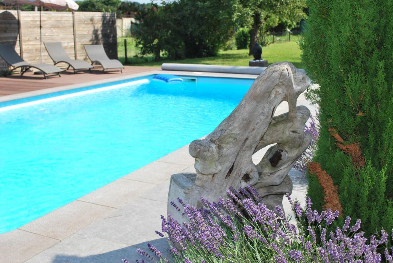 Chambres D Hotes ,Hotel ,Secret D'Une Nuit A Vicq Pres De Onnaing,Avec Piscine Exterior foto