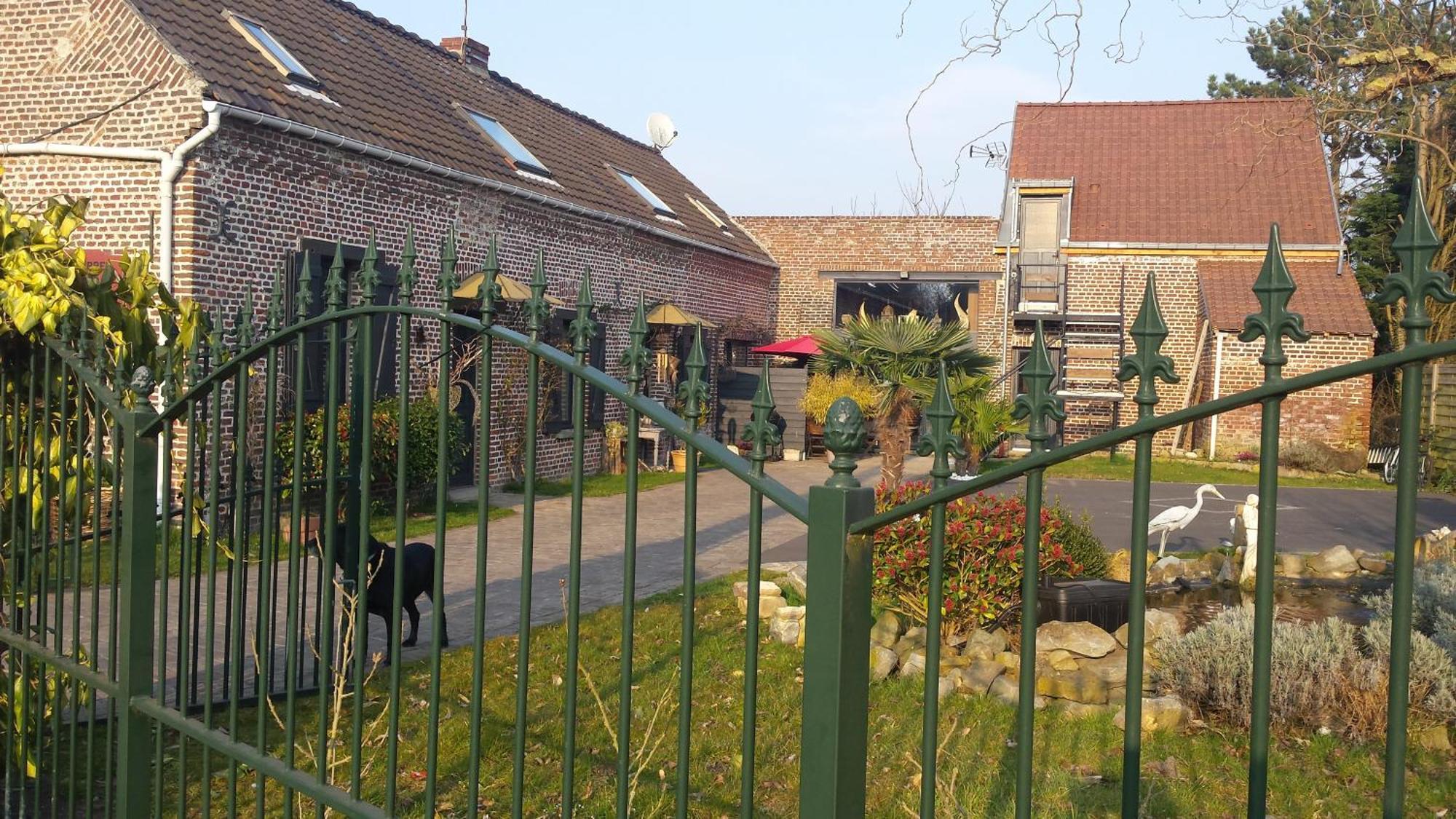 Chambres D Hotes ,Hotel ,Secret D'Une Nuit A Vicq Pres De Onnaing,Avec Piscine Exterior foto