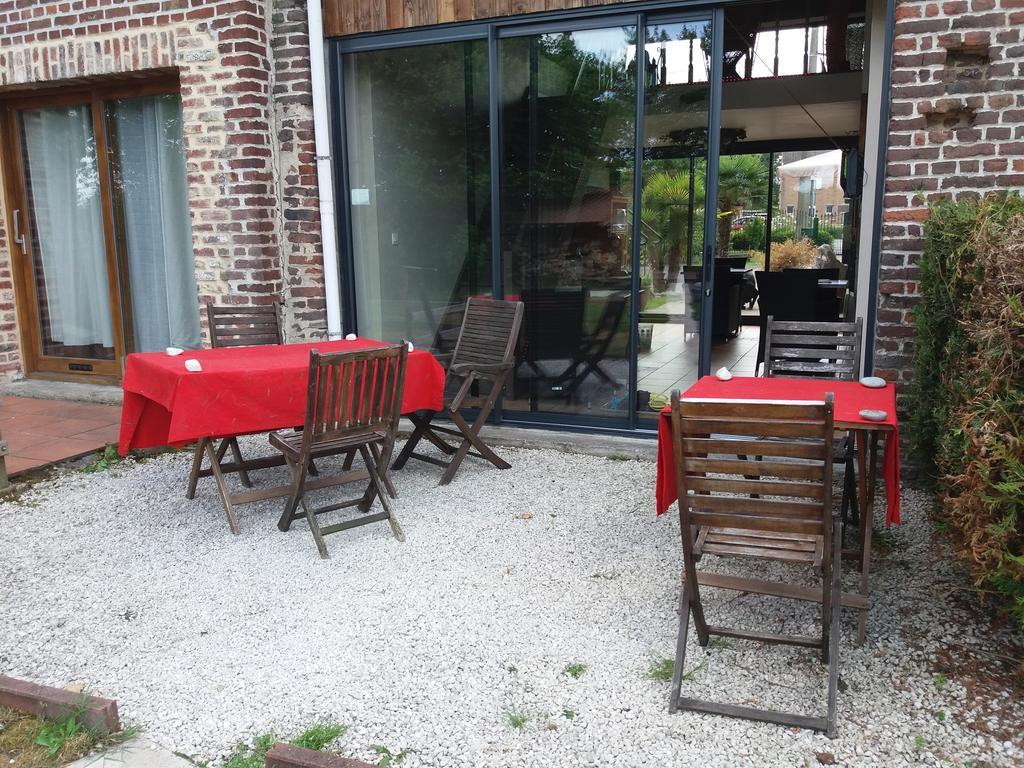 Chambres D Hotes ,Hotel ,Secret D'Une Nuit A Vicq Pres De Onnaing,Avec Piscine Exterior foto
