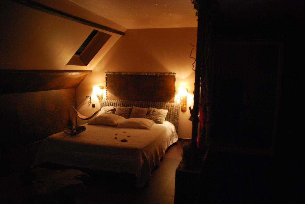 Chambres D Hotes ,Hotel ,Secret D'Une Nuit A Vicq Pres De Onnaing,Avec Piscine Habitación foto